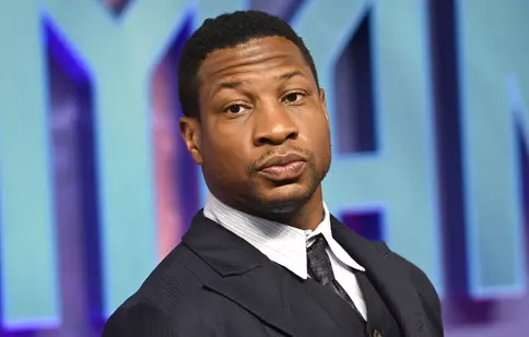 Armata americană, decizie radicală după ce Jonathan Majors a fost arestat. Actorul din Creed 3 este acuzat de agresiune și hărțuire