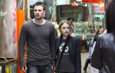 Filme la TV azi, 23 martie: „Războiul minții”, „Gardienii destinului”, „Manchester de lângă mare”, „Stewardesa”