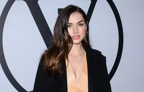 Ana de Armas a fost în centrul atenției la premiera filmului Ghosted. A strălucit pe covorul roșu
