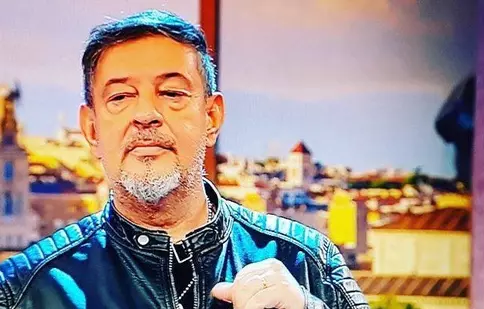 Cum arată casa lui Bodo. Solistul Proconsul s-a mutat la țară. „Nu ne-am mulţumit să fim ca la televizor”