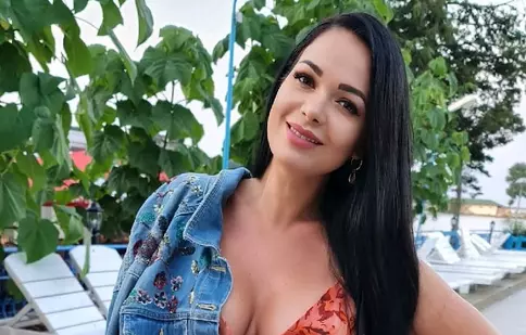 Cu ce se ocupă noul iubit al Deei Maxer. Este mai tânăr decât ea