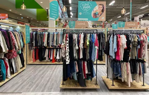Universul hainelor second hand: lasă-te surprins de calitatea și varietatea lor!