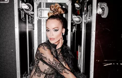 Rita Ora și Fatboy Slim lucrează cu un producător român. Despre cine este vorba