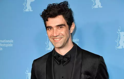Alec Secăreanu despre serialul „Spy/Master”, de la HBO Max: „Am citit scenariul cu sufletul la gură, m-a atras foarte mult și m-a intrigat povestea”. EXCLUSIV