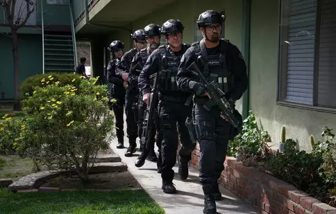CBS s-a răzgândit. A reînnoit serialul S.W.A.T. pentru sezonul 7