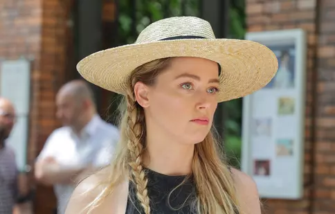 Amber Heard, prima apariție după ce s-a aflat că i-a plătit o despăgubire de un milion de dolari lui Johnny Depp