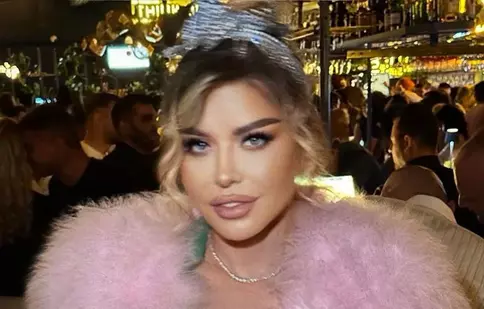 Loredana Groza, încă o apariție cu care i-a dat gata pe fani. S-a inspirat din ținutele lui Barbie. „Frumoasa României”