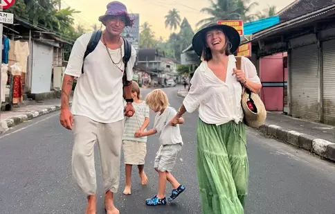 De la Bali, la Șușani! Adela Popescu își continuă vacanța din locurile exotice pe tărmurile natale