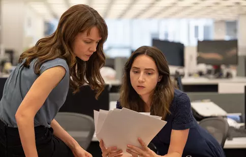 She Said, cu Carey Mulligan și Zoe Kazan, se vede în premieră în România, la SkyShowtime. Când e premiera