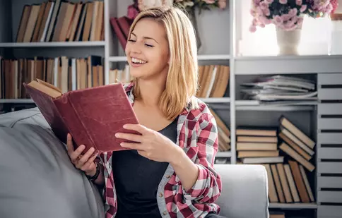 Beyond the story: 10 ani de poveste BTS, o nouă carte disponibilă la BOOKZONE 