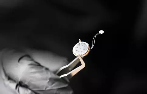 Microfoane spion - ce sunt, cum se pot utiliza și cum pot fi detectate?