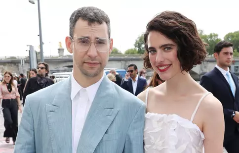 Margaret Qualley și Jack Antonoff s-au căsătorit. Primele imagini de la nuntă