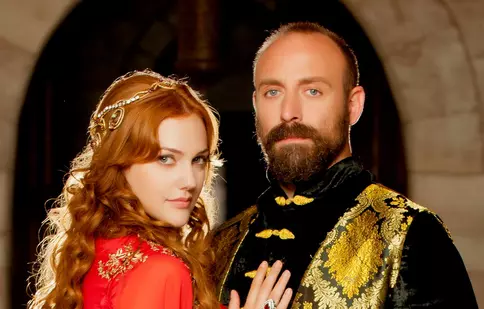 Meryem Uzerli împlinește 40 de ani. Cum arată acum frumoasa sultană Hurrem din „Suleyman Magnificul”. Are două fetițe superbe