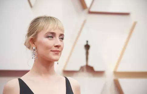 Premiere importante la Festivalul de la New York. Primele imagini din filmul „Foe”, cu Saoirse Ronan