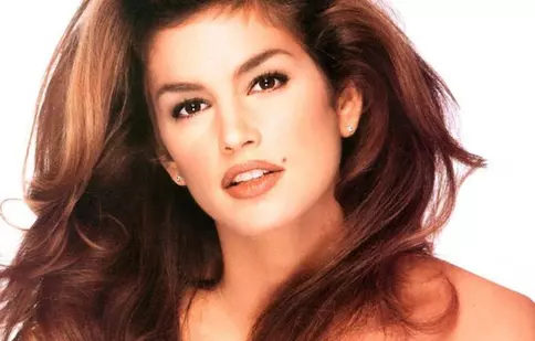 Cindy Crawford a fost „manipulată” să pozeze nud