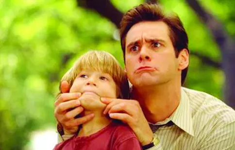 Recomandarea TVmania pentru seara de luni, 5 iunie: „Mincinosul mincinoşilor”, cu Jim Carrey