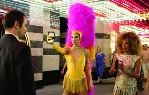 Miss Agent Secret 2: Înarmată şi seducătoare