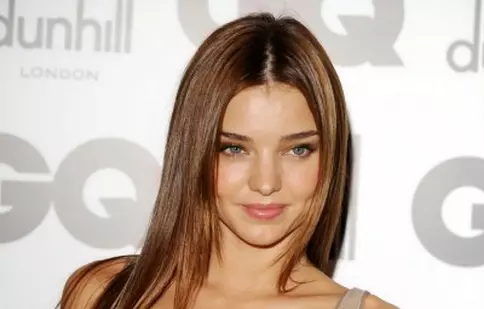Miranda Kerr primeşte sfaturi de amor de la bunică