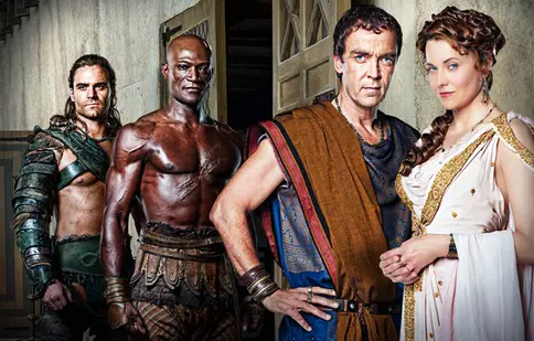 Pro TV difuzează serialul „Spartacus: Zeii arenei” 
