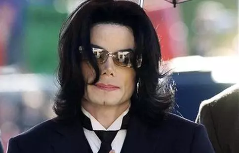 Michael Jackson e cea mai profitabilă vedetă răposată