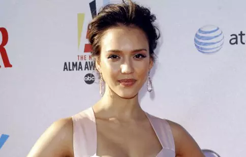 Jessica Alba regretă că n-a continuat studiile