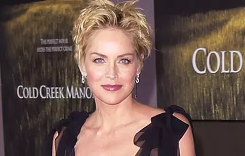 Atenție, se filmează: Sharon Stone a ajuns la Bucureşti