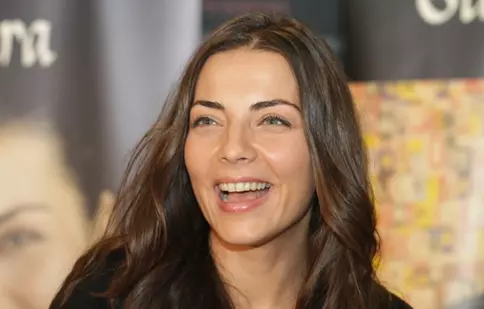 Actriţa Burcu Kara a vorbit cu TVmania. Cum şi-a cunoscut soţul frumoasa turcoaică