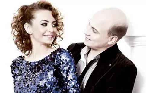 FOTO: Giulia Anghelescu a devenit oficial "dna Huidu"