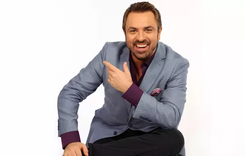 Horia Brenciu cântă "Hello! Viaţa trece, hai s-o trăim cât 10!" la Cârcotaşi