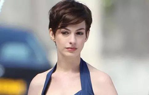 E însărcinată Anne Hathaway?