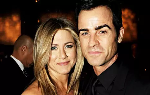 Jennifer Aniston şi Justin Theroux apar în sfârşit împreună