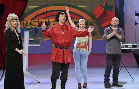 Formația Class lansează o nouă piesă la „Distractis”