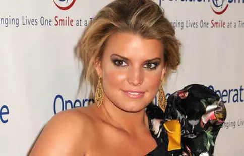 Jessica Simpson muncește din greu ca să redevină o divă