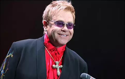 Elton John, victima unei farse. A crezut că l-a sunat Putin