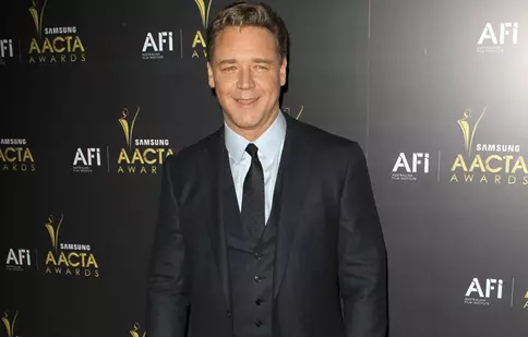 Russell Crowe a fotografiat un OZN în Sydney?