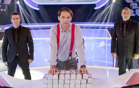 Dan Negru începe, azi, un nou sezon „Cu banii jos” 