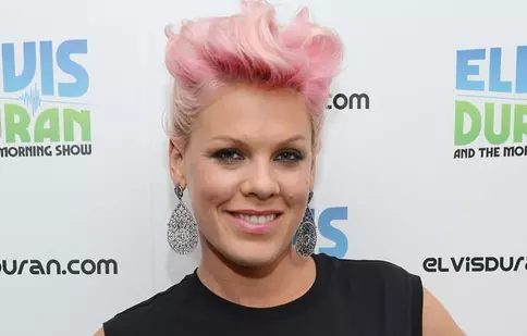 Pink e fericită că a dat jos 25 de kilograme