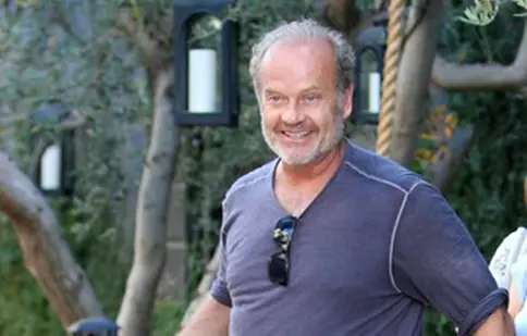 Kelsey Grammer şi-a dus fetiţa de trei luni la vila Playboy