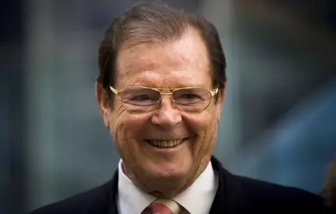 Roger Moore a fost un… cartofor înrăit