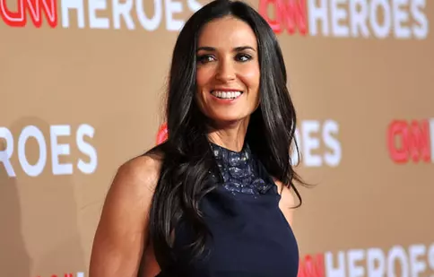 Demi e iar singură... Vito Schnabel i-a dat papucii