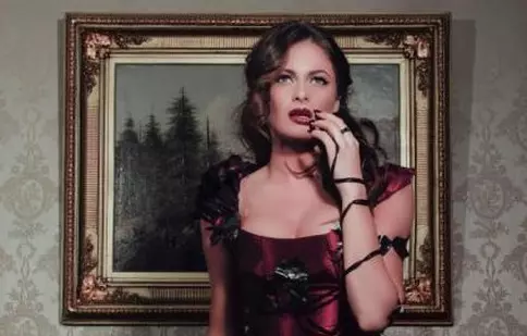 VIDEO: Raluka, vampiriţă sexy în clipul “All For You” 