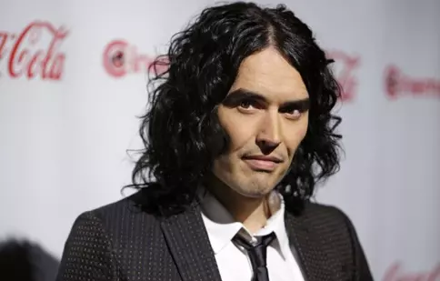 Russell Brand i-a dat 600 de dolari unui om al străzii