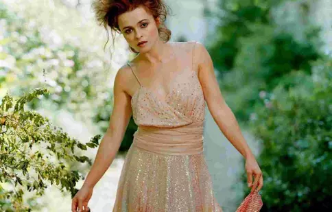 Helena Bonham Carter o va juca pe Liz Taylor la TV