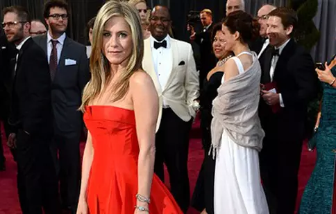 Jennifer Aniston se poartă ca o divă pe platourile de filmare