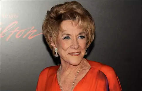 Jeanne Cooper (“Tânăr şi neliniştit”) a ajuns la spital