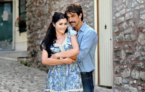 Serialul "Iffet" îi ia locul, de astăzi, lui "Suleyman"