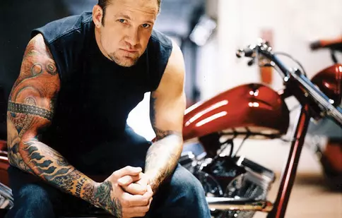 Jesse James şi-a amputat un deget