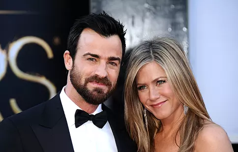 Jennifer Aniston şi-a amânat nunta pentru 2014
