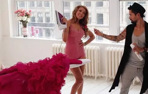 Thalia, o păpuşă Barbie în cea mai nouă şedinţă foto