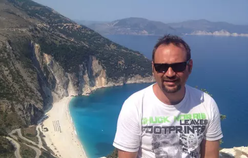 Adrian Văncică şi-a dus familia în vacanţă în Grecia